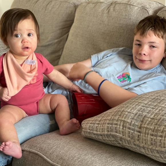 MEET YOUR POSHER - Picture 5 of 7